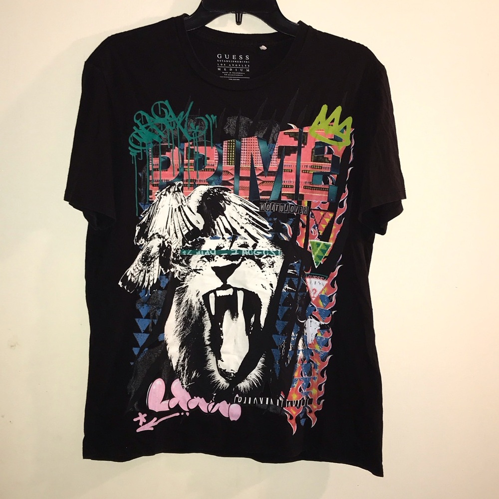 Guess Los Angeles graffiti Black Graphic Tee with Lion Design medium Y2K vintage